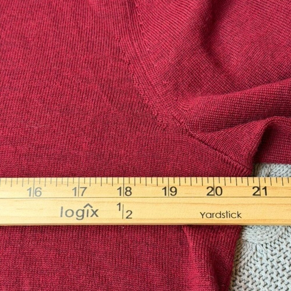 Banana Republic Sweater Mens M Red Extra Fine Merino Wool V-Neck Pullover Knit - Picture 4 of 5
